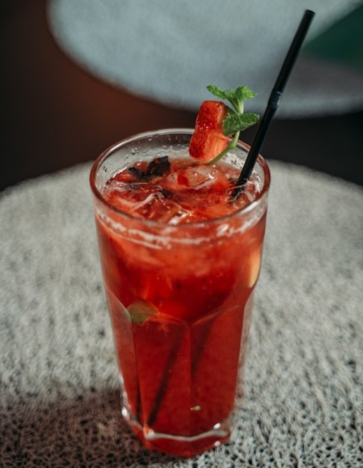 Готовим очень вкусный клубничный лимонад