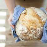 На случай чрезвычайных ситуаций: как испечь пышный хлеб без духовки