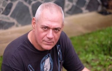 На могиле Сергея Доренко появился необычный памятник