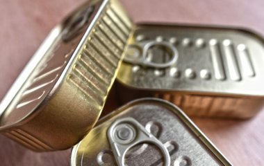 Нутриціологи назвали найгірші за якістю консерви: їх купують часто, не здогадуючись про шкоду