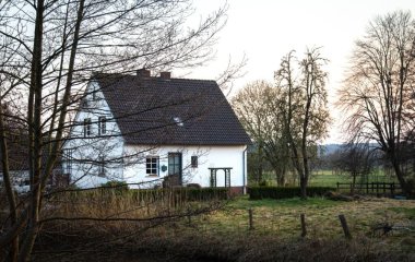Ви бачите чоловіка всередині чи поза домом: пройдіть тест і дізнайтеся, чи конфліктна ви людина