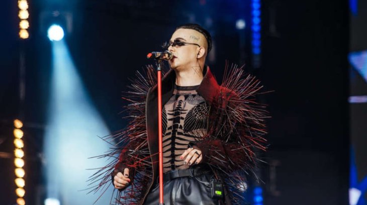 MÉLOVIN поцеловал парня и заявил о своей бисексуальности