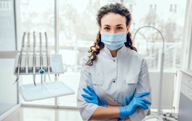 Фахівці рекомендували відвідувати стоматолога не частіше ніж один раз на два роки.