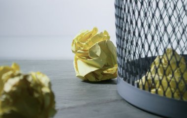 Як позбутися неприємного запаху з відра для сміття за допомогою простого засобу