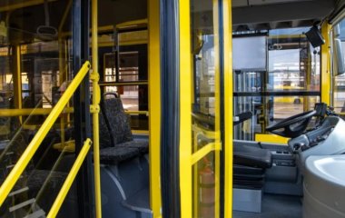 Після зливи в одному з автобусів Львова утворився «акваріум»: реакція Мережі