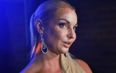 Откровенный купальник Волочковой не оставил шансов воображению пользователей