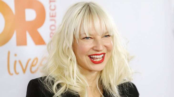 Певица Sia подтвердила, что она усыновила двух подростков