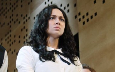 Публика ахнула: Самбурская выставила напоказ все прелести