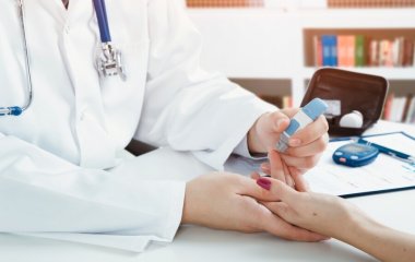 Лікар розповів, як можна виявити підвищений цукор у крові без аналізів