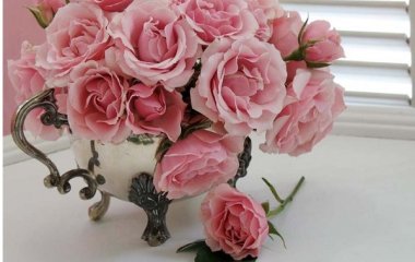 Что добавить в воду с розами, чтобы они стояли дольше: 3 совета