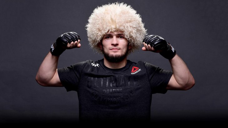 Хабиб Нурмагомедов защитил титул чемпиона UFC и объявил о завершении карьеры