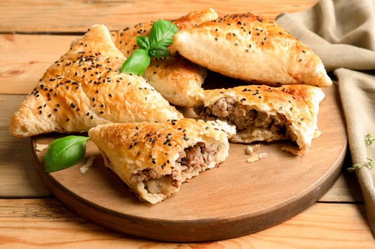 Сочная и ароматная самса: проверенный рецепт, от которого потекут слюнки