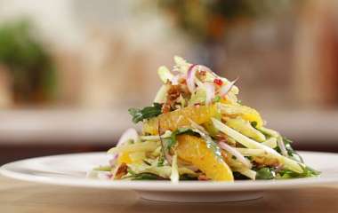 Cалат с апельсинами и орехами