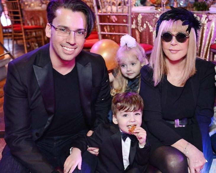 Дети Аллы Пугачевой и Максима Галкина провели обряд против коронавируса