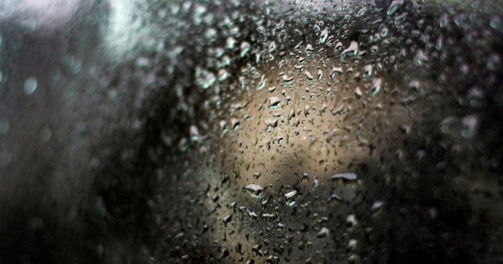Як позбутися конденсату на вікнах: простий трюк, який варто спробувати