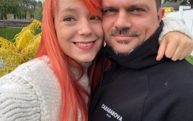 Тарабарова рассказала, планирует ли ее муж уехать за границу после рождения третьего ребенка