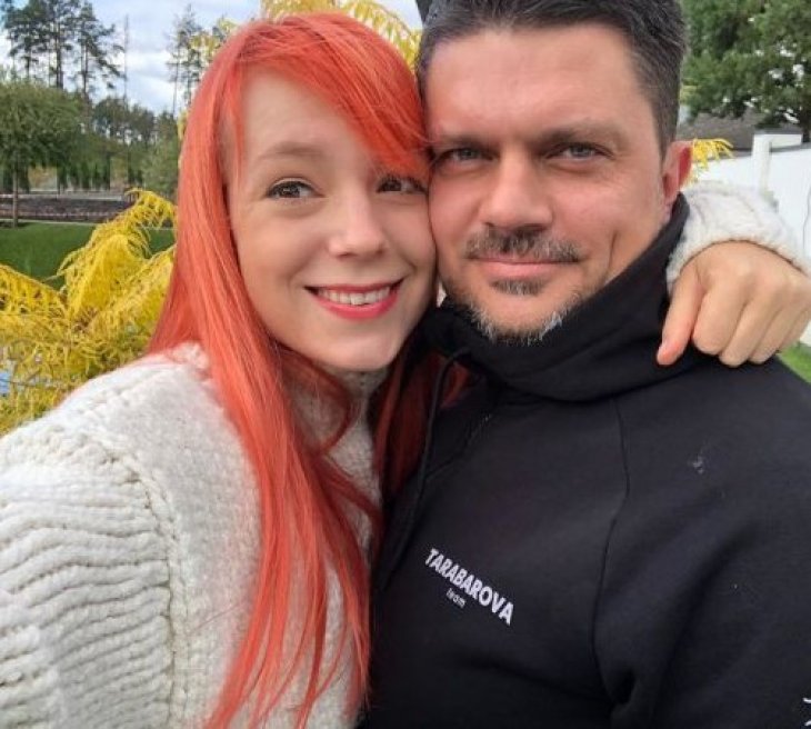 Тарабарова рассказала, планирует ли ее муж уехать за границу после рождения третьего ребенка