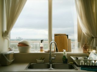 Одна звичка на кухні може зруйнувати труби і призвести до дорогого ремонту — що відомо