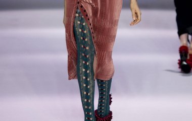 Модные женские колготки и чулки в сезоне весна-лето 2019, фото
