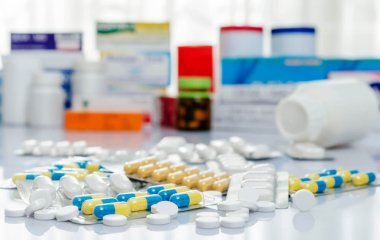 Як відчистити одним інгредієнтом з аптеки майже все: одна відповідь для 14 видів плям та забруднень
