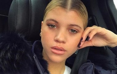 София Ричи отмечает 20-летие в ярком бикини (фото)