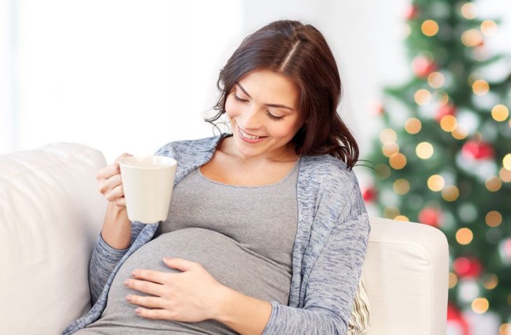 Употребление популярного напитка во время беременности может стать причиной низкого роста ребенка