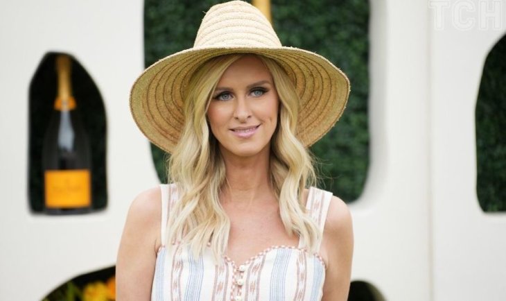 В соломенной шляпе и с сумкой-корзиной: Ники Хилтон похвасталась дорогим летним образом на вечеринке