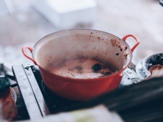 Как легко отмыть подгоревшую кастрюлю: эффективное самодельное средство