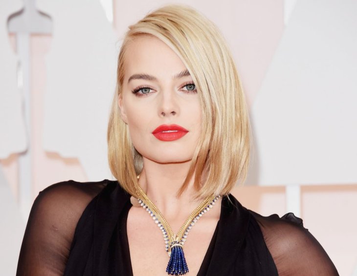 Марго Робби блистала на красной дорожке «Золотого глобуса»