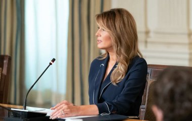 Мелания Трамп на съезде партии продемонстрировала два новых образа 