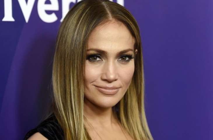 Дженнифер Лопес представила откровенный клип