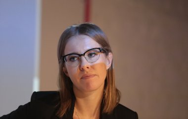 3 звезды, которые гордятся маленьким бюстом