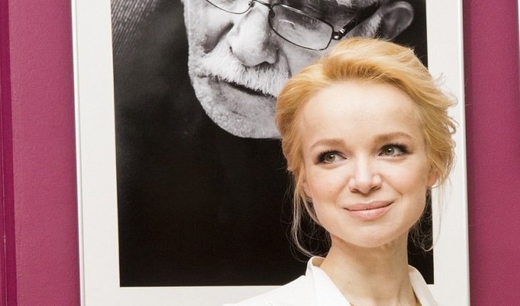 С резиновыми фаллосами: Цымбалюк-Романовская плюнула в лицо обнаглевшему другу Джигарханяна