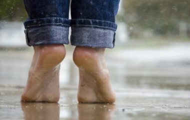 Депресію лікують прогулянки босоніж землею