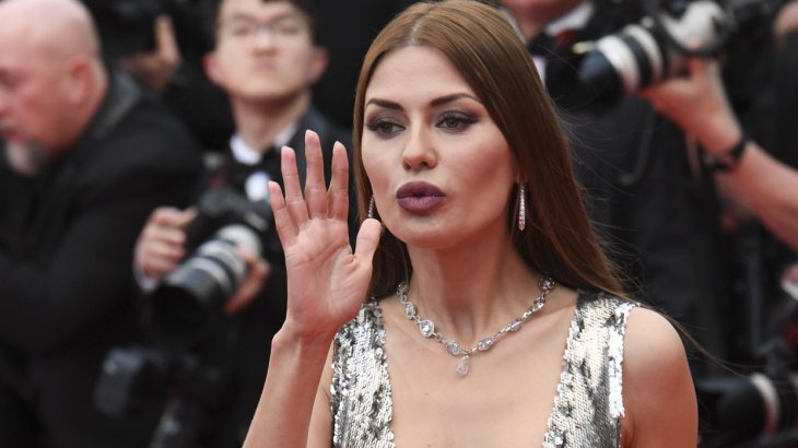 Виктория Боня ради съемки перекрыла набережную Круазет