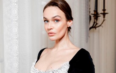 «Надо было такой красивой родиться»: детские фото Алены Водонаевой покорили фанатов