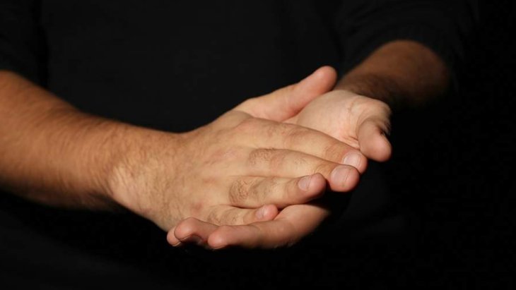 Врач назвал основную причину хруста в костях