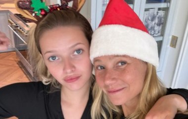 Гвинет Пэлтроу поделилась фото с 19-летней дочкой