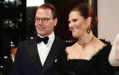 Шведская королевская семья представила рождественскую открытку в необычном формате (видео)