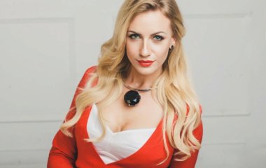 Леся Никитюк примерила тематический наряд