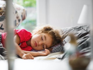 Медики выяснили, о каком опасном заболевании говорит плохой сон у детей