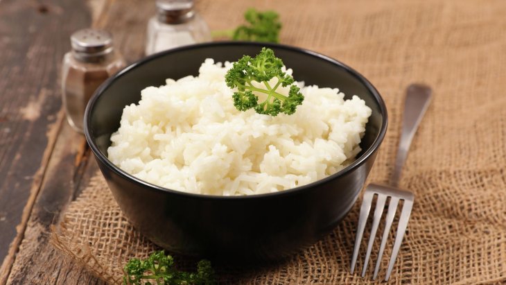 Медики предупреждают: вареный рис может содержать яд