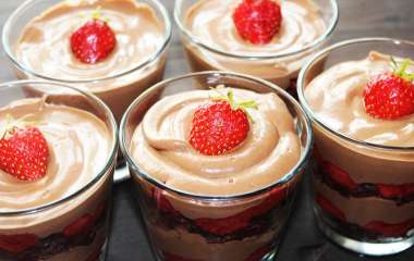 Шоколадно-клубничный мусс