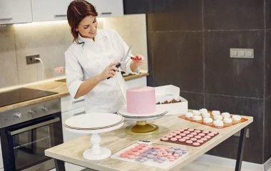 Страждає не лише фігура: дієтолог розповіла, до яких наслідків призводить зловживання солодощами.