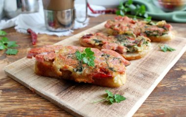 Быстрый завтрак без труда: горячие бутерброды с фаршем