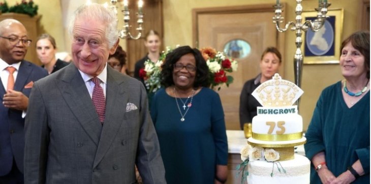 Королю Чарльзу III преподнесли роскошный торт на 75-летие (фото)