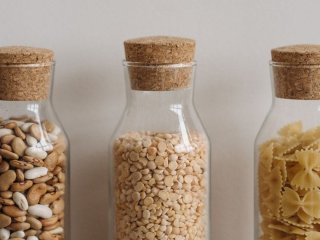 П’ять продуктів, які є майже на кожній кухні: після закінчення терміну придатності їх краще одразу викинути