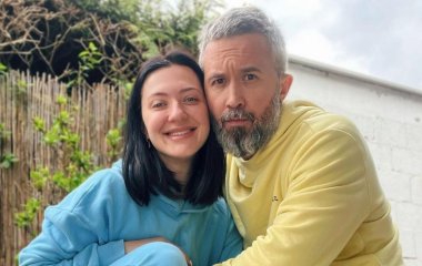 Жена Сергея Бабкина впервые за долгое время показалась сразу с тремя заметно подросшими детьми