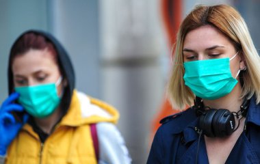 Доктор Комаровский объяснил, когда имеет смысл маска на улице