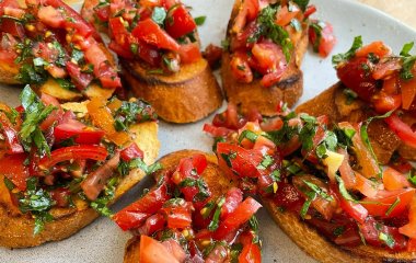 Закуска разлетится в считанные минуты: роскошные итальянские помидоры за 10 минут